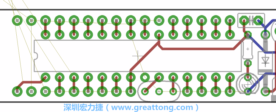 諧振器應(yīng)擺放在ATmega微控制器的針腳8、9和10旁邊，在共鳴器和微控制器中間的高頻信號線應(yīng)該要愈短愈好，此外，其它的信號線應(yīng)該要遠離這個區(qū)域且配置在諧振器的下方，這樣做是為了防止不必要的無線電波干擾。