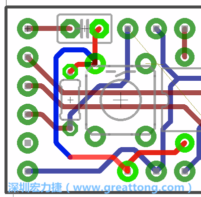 為了要創(chuàng)造一個電路通道，首先要先點擊重置開關(guān)的連結(jié)點進行布線，在電路板的背面繪制線路直到其它線路前的乾淨(jìng)區(qū)域。