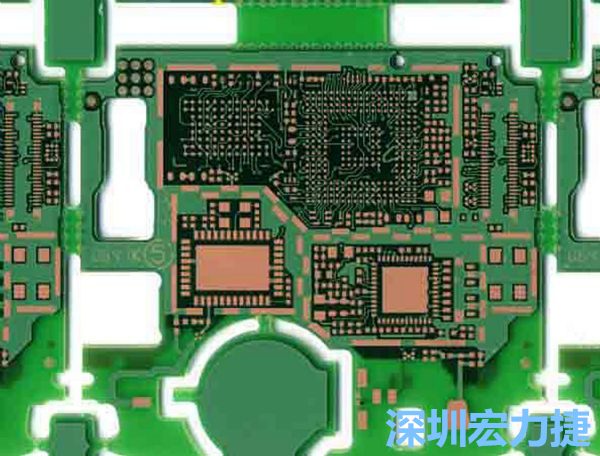 在產(chǎn)品極度要求小型化設(shè)計(jì)時(shí)，可利用HDI板材壓縮主板面積，同時(shí)具減輕重量?jī)?yōu)點(diǎn)。