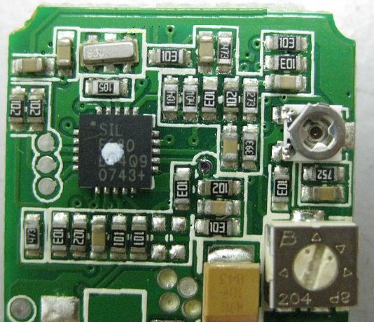 PCBA加工IC元件主要分為DIP及SMD兩大類，DIP 插件的IC，SMD (Surface Mount Device) 表面貼裝元件。