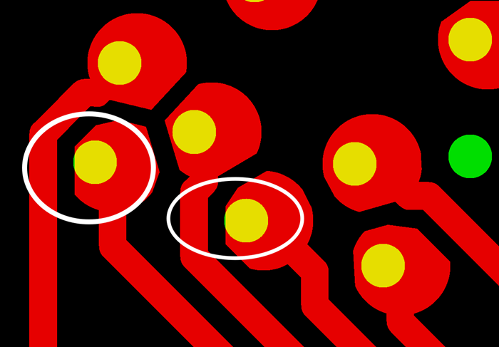 PCB生產(chǎn)會(huì)產(chǎn)生同一方向性的小小量偏移，焊盤被削的方向無(wú)規(guī)則，最惡劣的情況還會(huì)出現(xiàn)個(gè)別孔破焊環(huán)