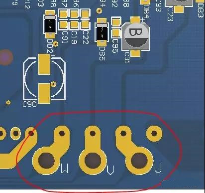 PCB設(shè)計不僅可以將PCB實現(xiàn)為即插即用的插件，而且可以增加焊料的厚度以達(dá)到過大電流的目的。